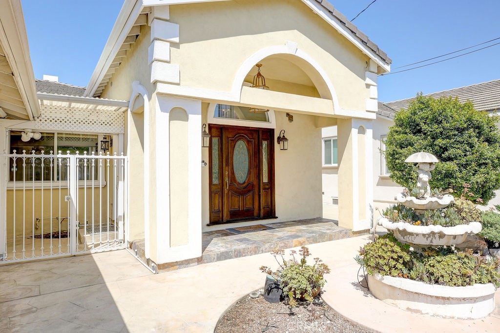 4923 Golden West Avenue