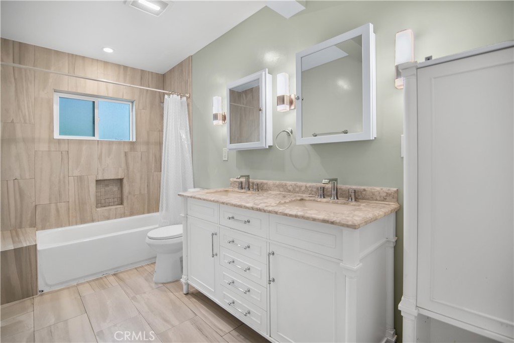 Properties 3 745 E Villa Street