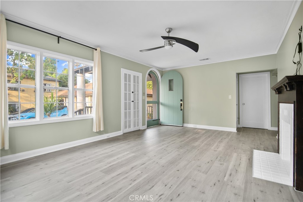 Properties 2 745 E Villa Street