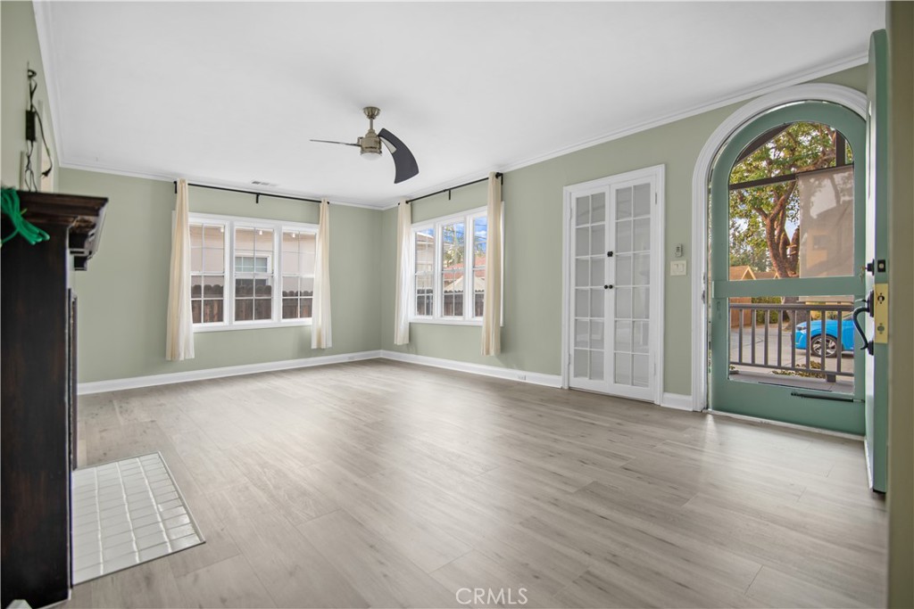 Properties 1 745 E Villa Street