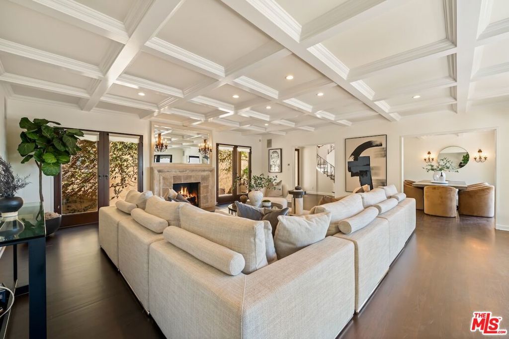 Photo of 6930 Oporto Drive, Los Angeles, CA 90068 (MLS # 25585649)