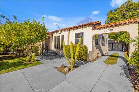 Photo of 10729 Aqua Vista, Studio City, CA 91602 (MLS # SR26010082)