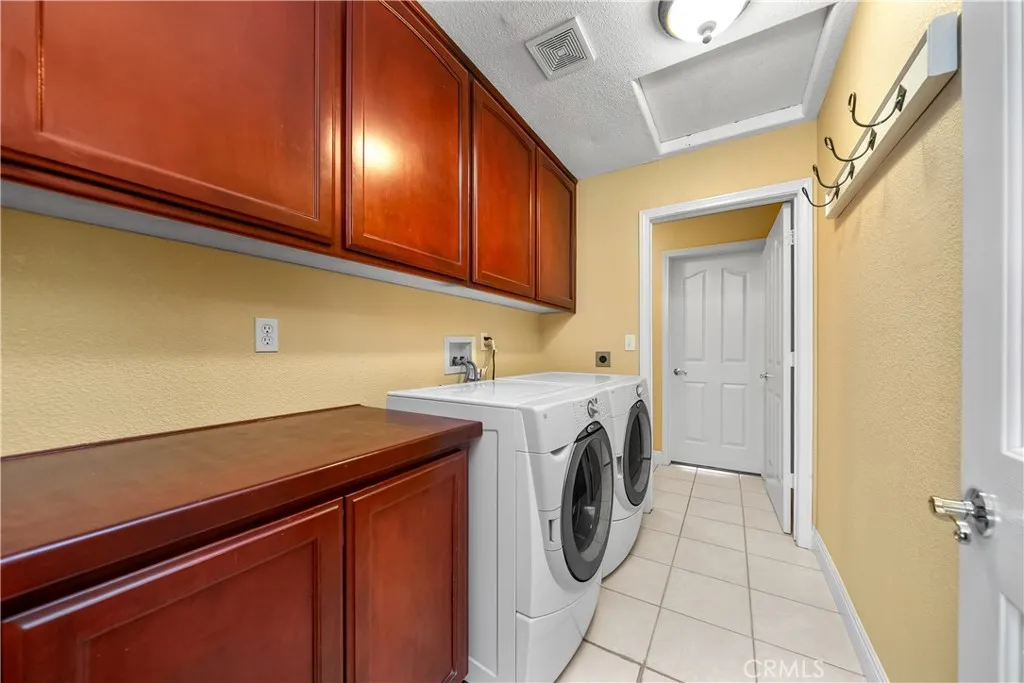 Pinon Hills, California 92372, United States, 4 Bedrooms Bedrooms, ,2 BathroomsBathrooms,Residential,Active,111263