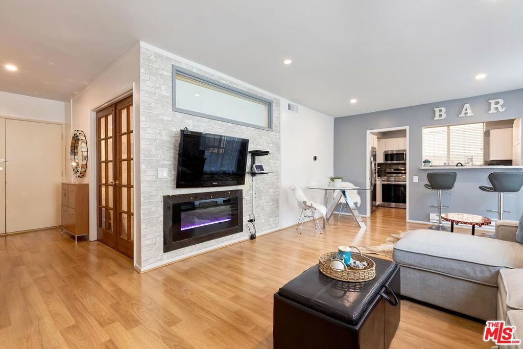 7270 Hillside Avenue 102