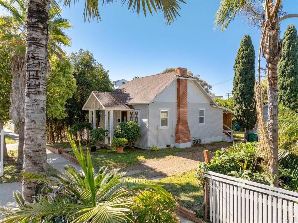 3379 Roosevelt St. Street