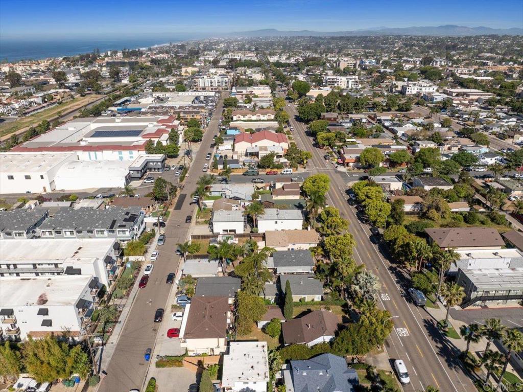 3379 Roosevelt St. Street