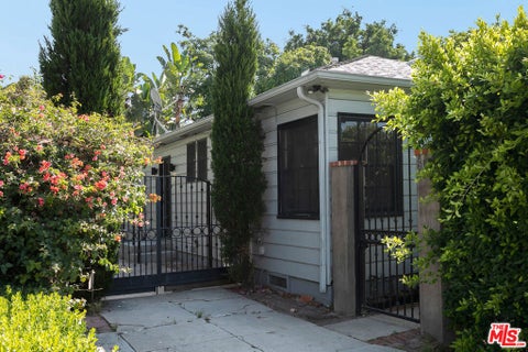 Photo of 508 N San Vicente Boulevard, West Hollywood, CA 90048 (MLS # 26990283)