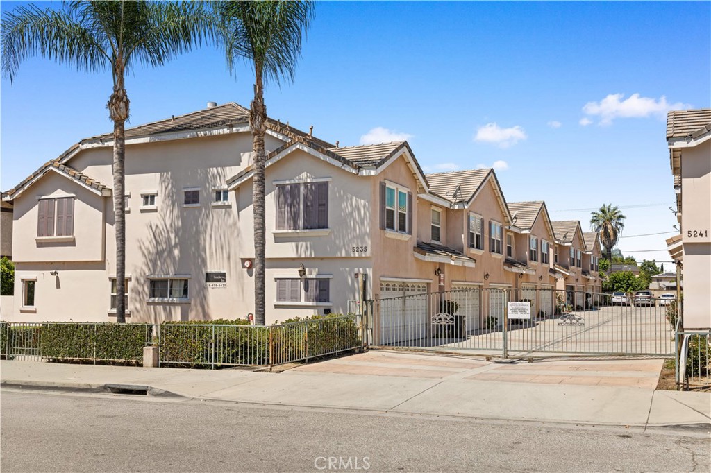 5237 Rosemead A