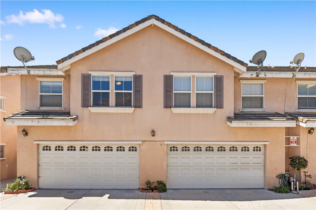 5237 Rosemead A