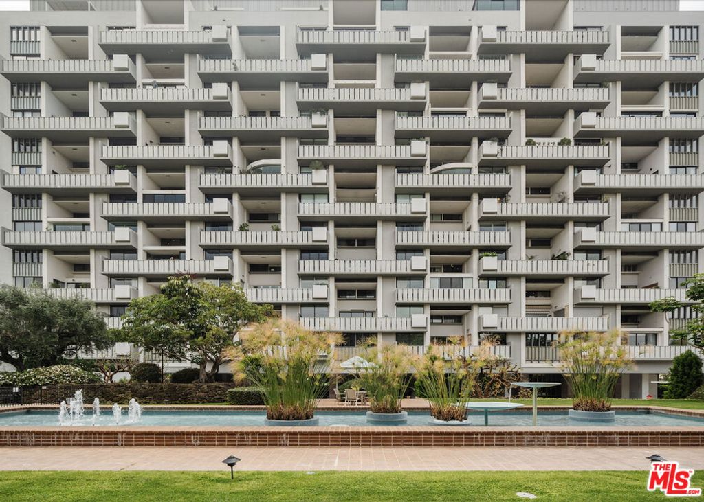 Photo of 10375 Wilshire Boulevard #11H, Los Angeles, CA 90024 (MLS # 24444621)