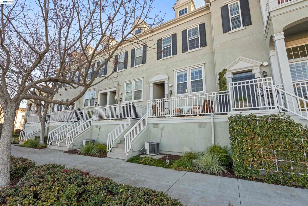 4593 Brannigan St St, Dublin CA 94568