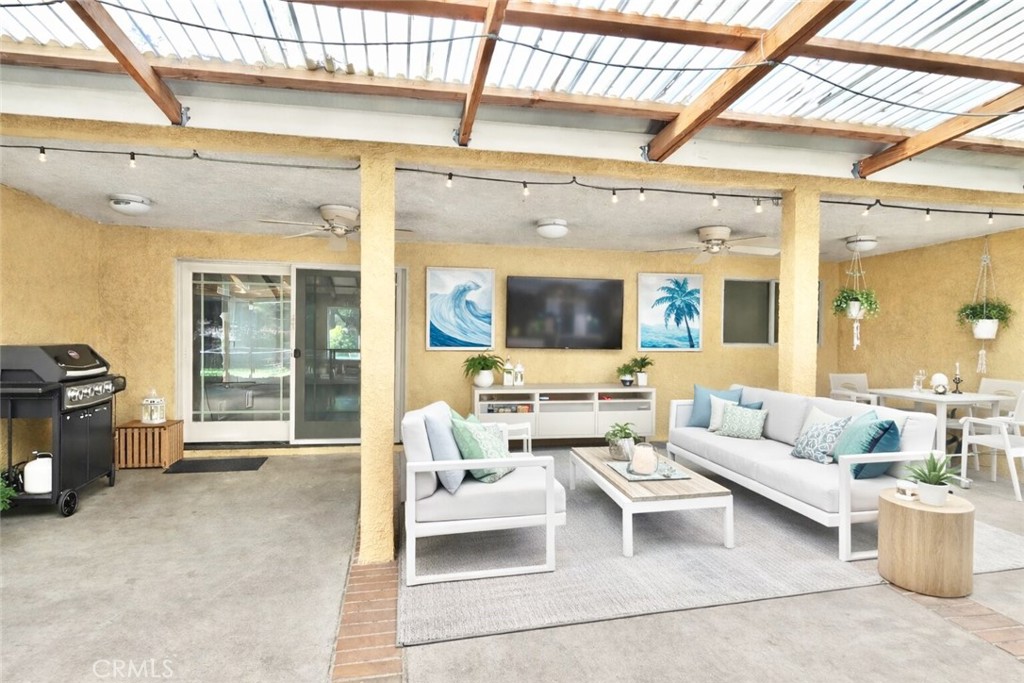 17381 Canyon Heights