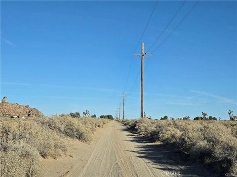 Photo of 800 Desert View Road, Lucerne Valley, CA 92356 (MLS # HD26062332)