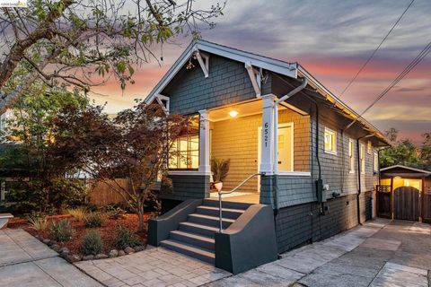 Photo of 6521 Dover St St, Berkeley, CA 94703 (MLS # 41132838)