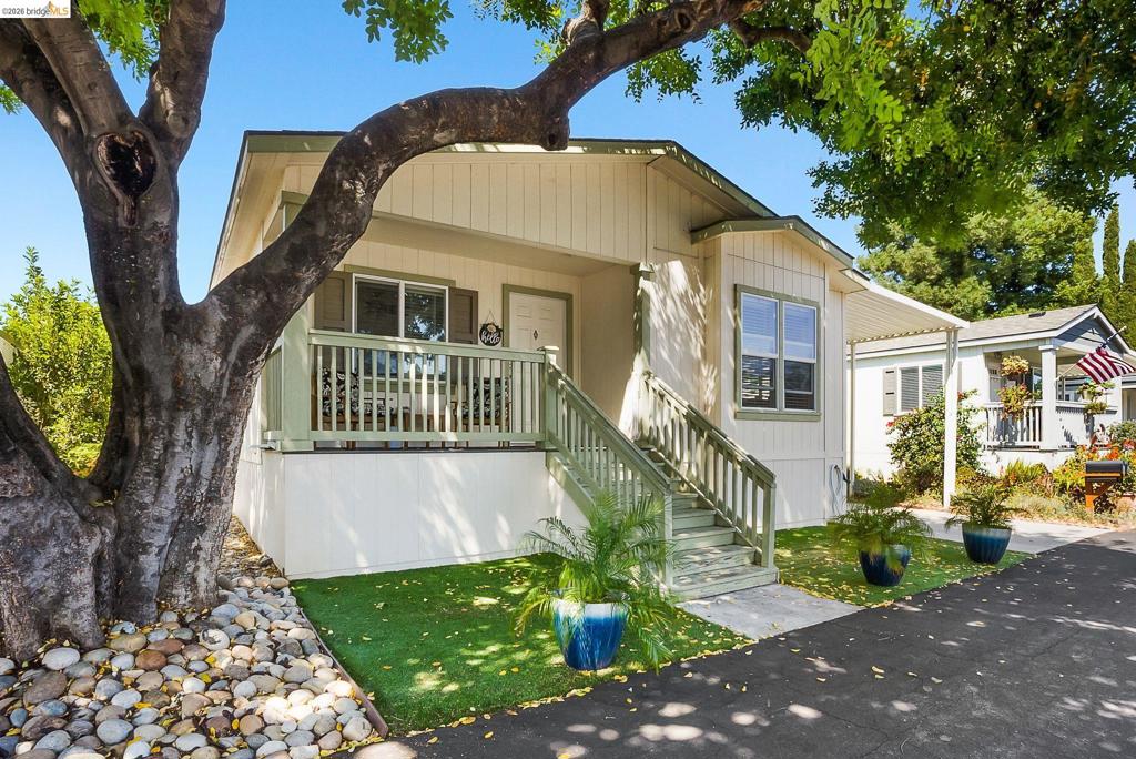 156 Tiki Ln