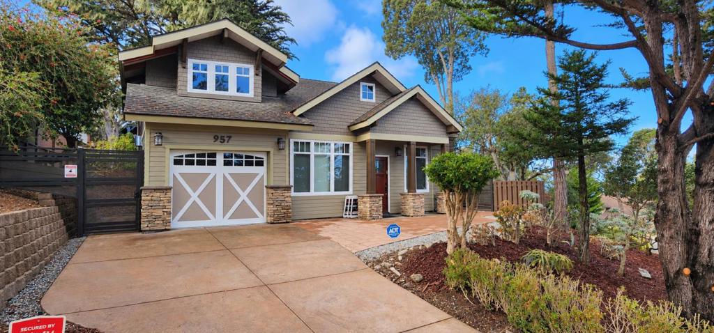 957 Syida Drive