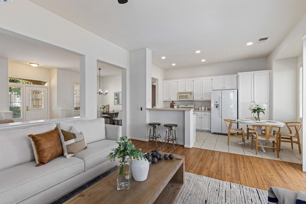 SUMMERSET 2 - Residential