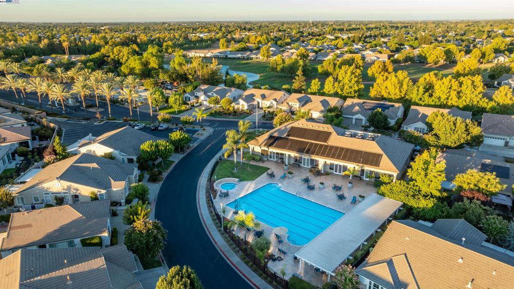 SUMMERSET 2 - Residential