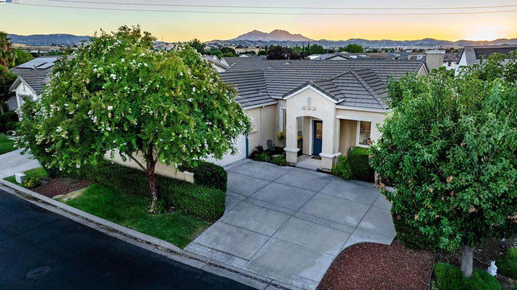 SUMMERSET 2 - Residential