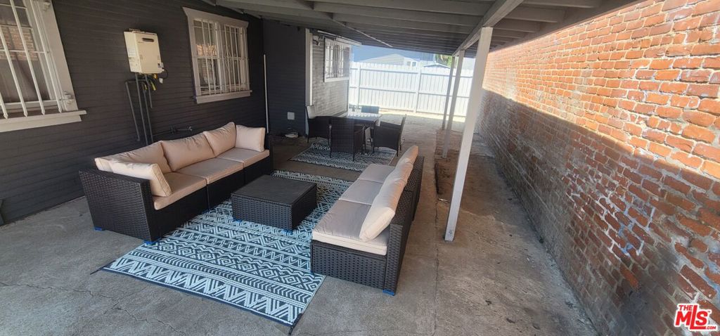 762 W Gardena Boulevard