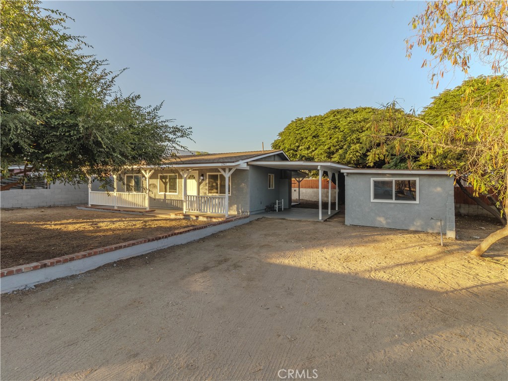 Welcome to 1941 Nolan St, a charming 3-bedroom, 1-bath home in the city of San Bernardino! Step inside and enjoy the fresh upgrades, including new interior and exterior paint, modern flooring throughout, and a beautifully renovated kitchen with brand-new cabinets and countertops, and an updated bathroom. Outside, you’ll find a detached storage/work shed – perfect for hobbies, projects, or extra storage space. With its central location close to schools, shopping, and major freeways, this move-in ready home is an excellent opportunity for first-time buyers or investors alike.