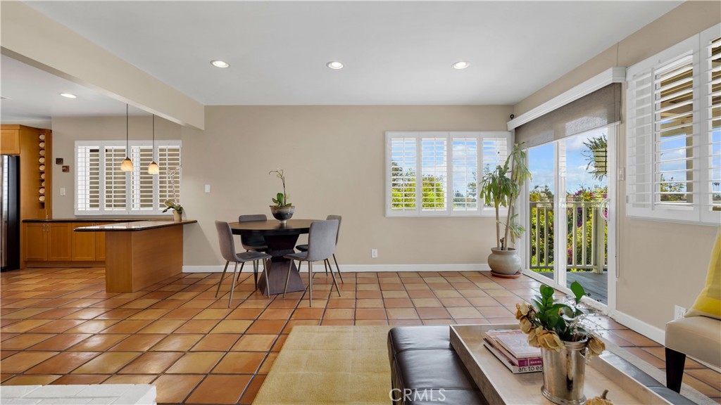 407 Alta Vista