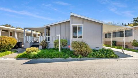 Photo of 353 Mill Pond Dr, San Jose, CA 95125 (MLS # ML82038470)