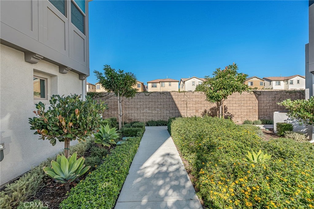 149 E Knox