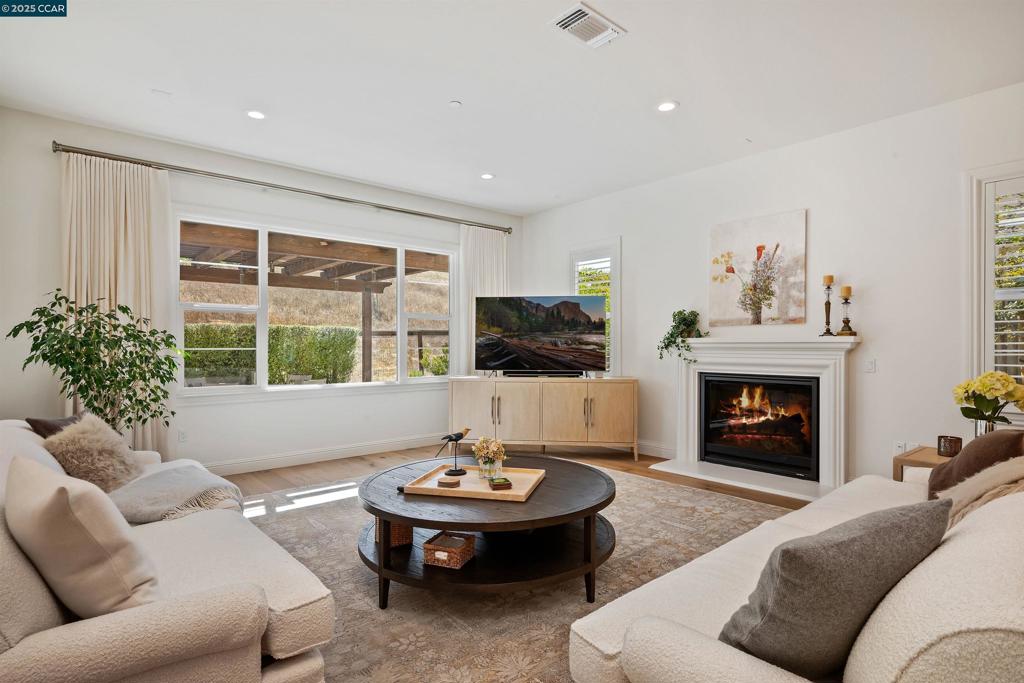 ALAMO CREEK - Residential