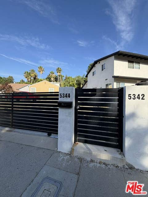 Photo of 5342 Don Pio Drive, Los Angeles, CA 91364 (MLS # 26864379)