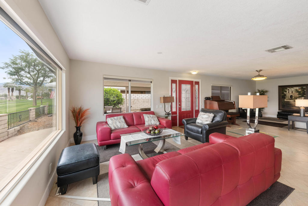 73721 Oak Flats Drive