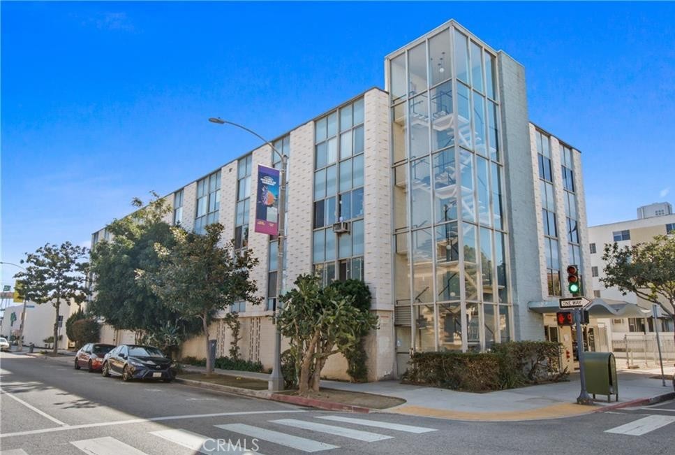 250 Linden Avenue 25