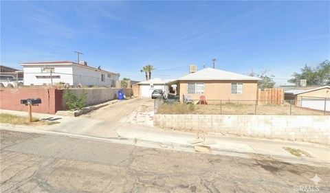 Photo of 322 Maxine, Barstow, CA 92311 (MLS # SB26055931)