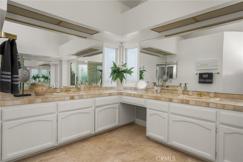 Canyon Heights (CYHT) - Residential