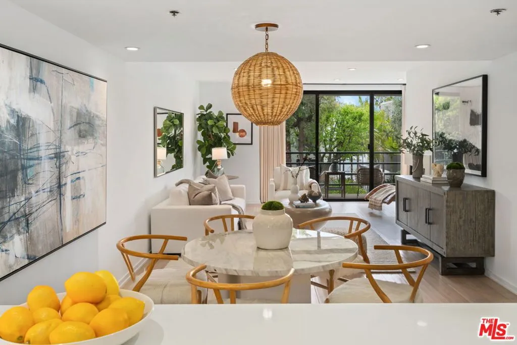 Santa Monica, California 90405, United States, 1 Bedroom Bedrooms, ,2 BathroomsBathrooms,Residential,Active,141271