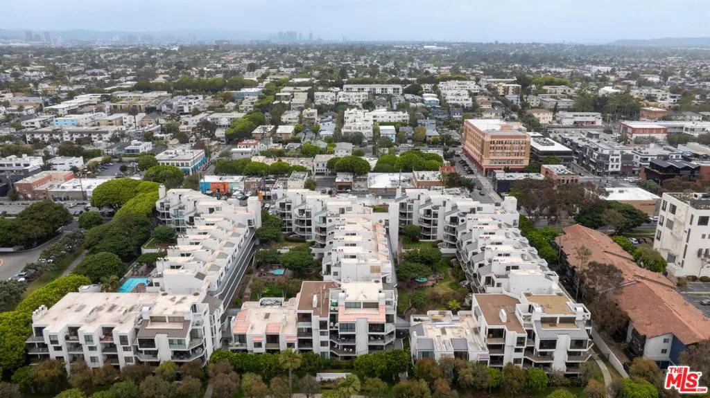 Santa Monica, California 90405, United States, 1 Bedroom Bedrooms, ,2 BathroomsBathrooms,Residential,Active,141271