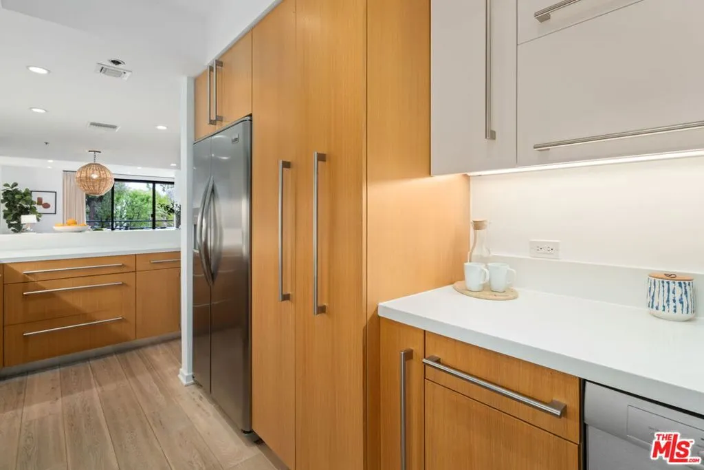 Santa Monica, California 90405, United States, 1 Bedroom Bedrooms, ,2 BathroomsBathrooms,Residential,Active,141271