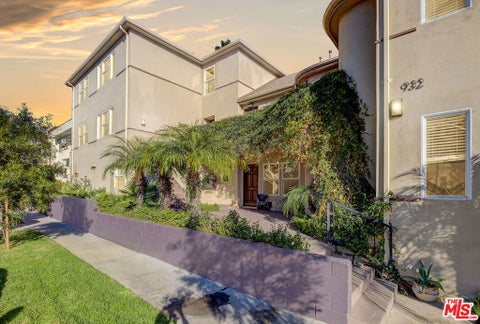 Photo of 932 S Shenandoah Street #5, Los Angeles, CA 90035 (MLS # 26909215)