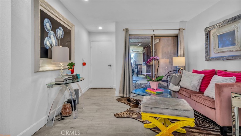 420 N Villa Court 107