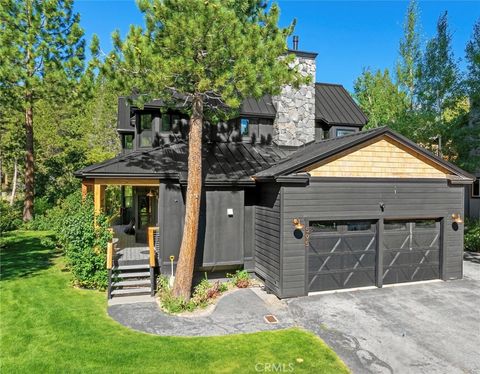 Photo of 595 N Waterford Avenue, Mammoth Lakes, CA 93546 (MLS # SR26046665)