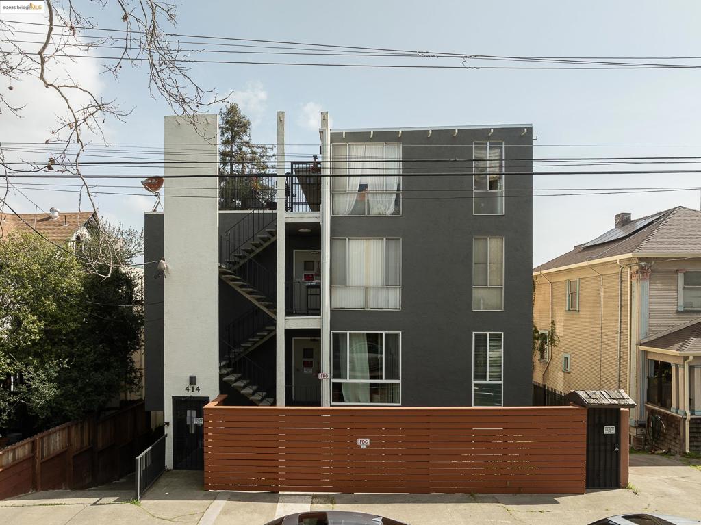 Excellent Oakland investment opportunity! 11 well maintained units in a well-maintained building located at 414 Fairmount Ave. 6 units remodeled, leaving opportunity to upgrade more units at turnover. Centrally located near Piedmont Ave, Broadway, Grand Lake, Lake Merrit, Downtown Oakland. Easy shopping at Whole Foods down the street. Recreation opportunities at nearby Lake Merritt. On site parking, on site laundry provide opportunities for more income.