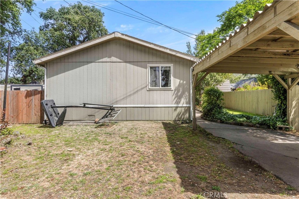 2600 Lakeshore