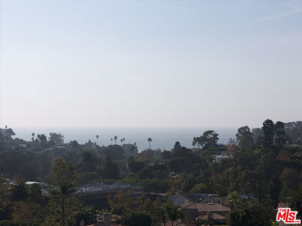 Photo of 587 Entrada Drive, Santa Monica, CA 90402 (MLS # 26635615)