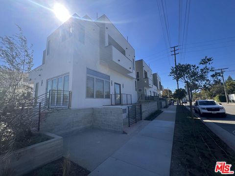 Photo of 1900 20th Street St #C, Santa Monica, CA 90404 (MLS # 26660217)