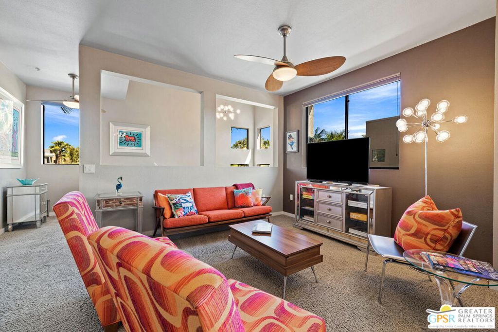 930 E Palm Canyon 204