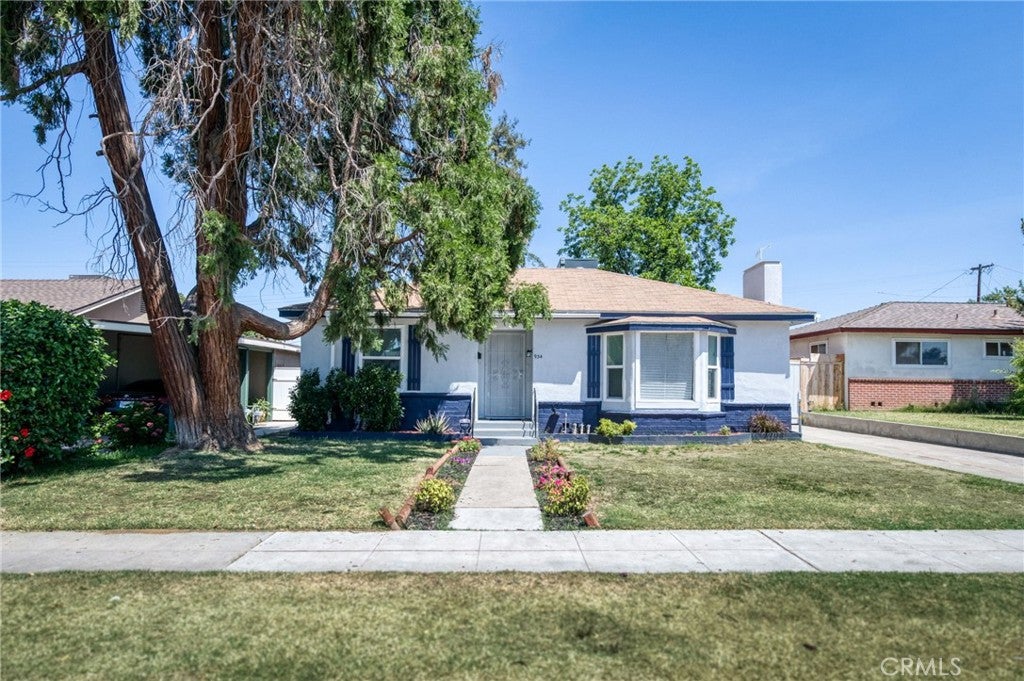 934 W Terrace