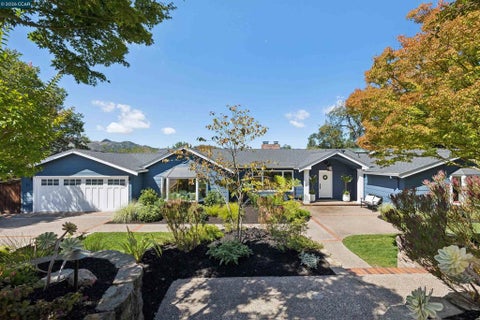 Photo of 71 SCENIC DRIVE Dr, Orinda, CA 94563 (MLS # 41147403)