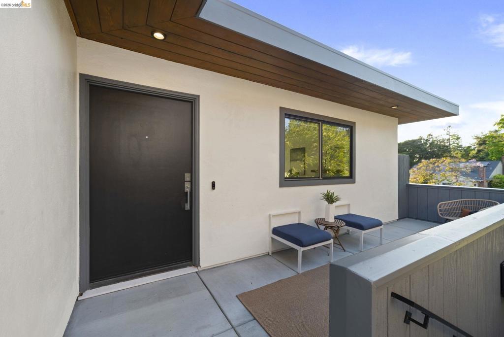 4238 Laguna Ave
