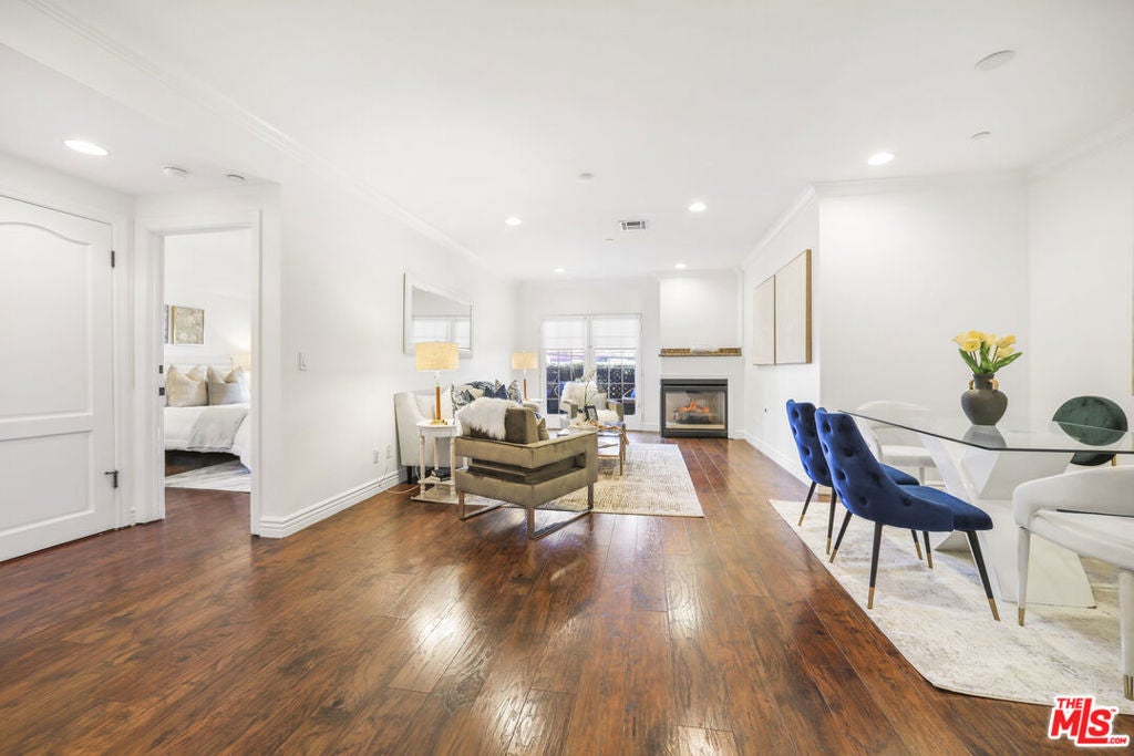 1135 Rexford Drive 302