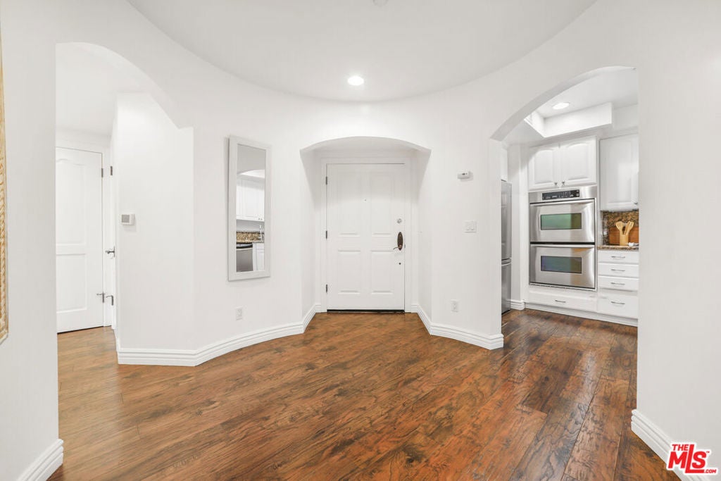 1135 Rexford Drive 302